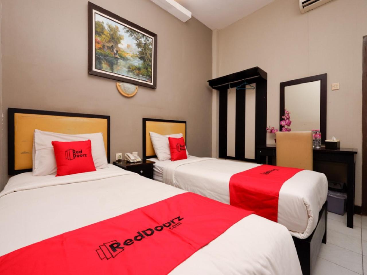 Reddoorz Plus @ Singosari Raya Semarang Exterior foto